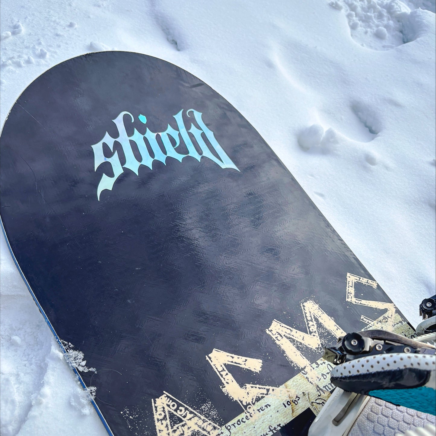 HOLOGRAPHIC STICKER